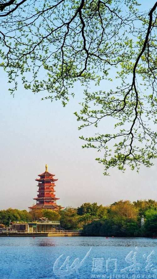 绿树碧水映古阁+宋晓东+18960618009.jpg