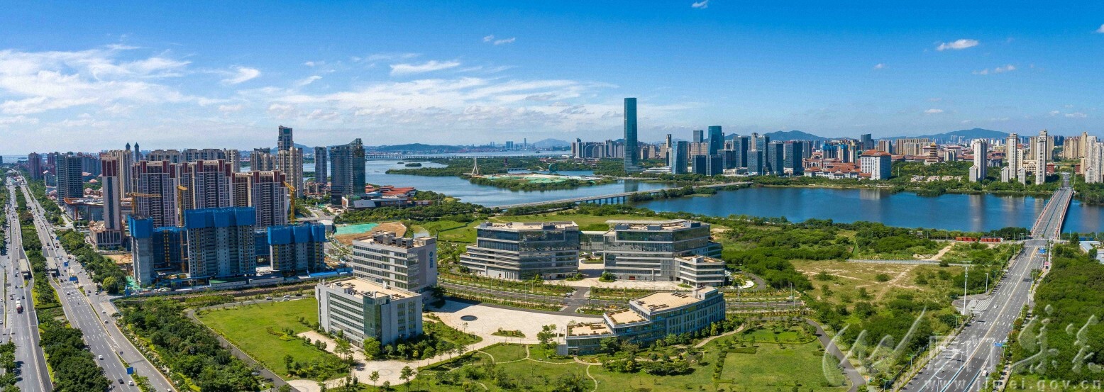 2023-集美正在加快打造中央活力区（CAZ）， 构筑跨岛消费集聚新高地和活力时尚新地标。（林志杰摄影） (21 - 26).jpg