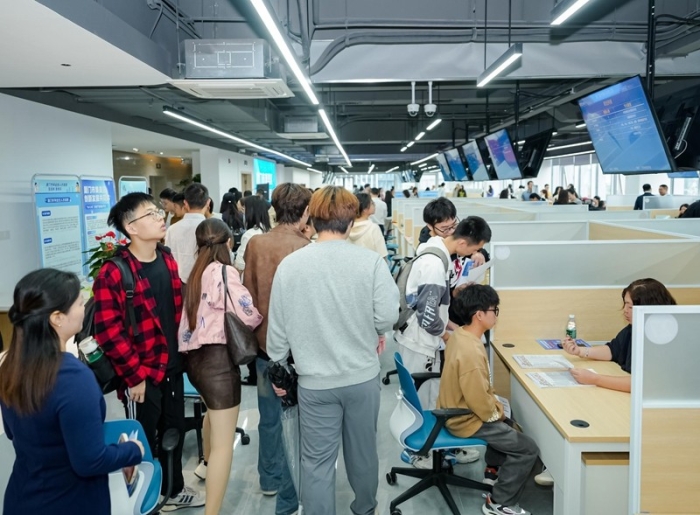 招聘会现场2-主办方供图.jpg