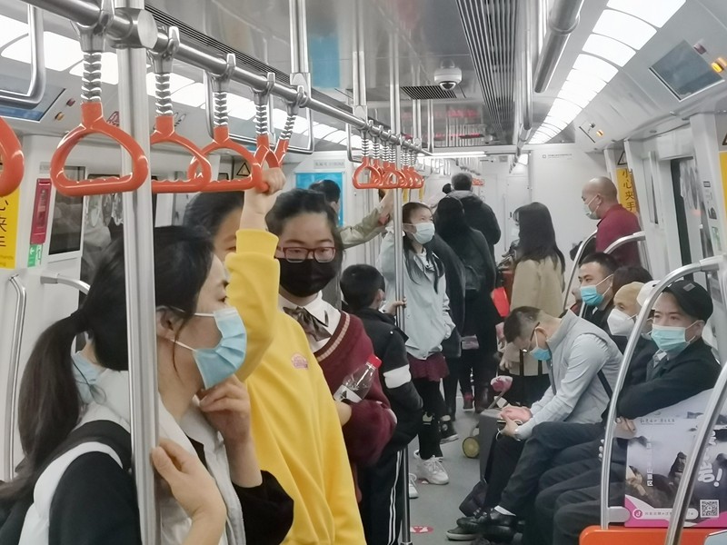 乘客有序乘车.jpg