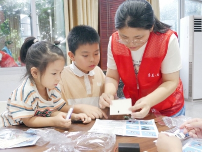 “小小科学家” 系列课程现场2-社区学院供图.jpg