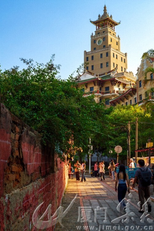 仰望南薰楼 蒋腾飞   集美大社13696924295.jpg