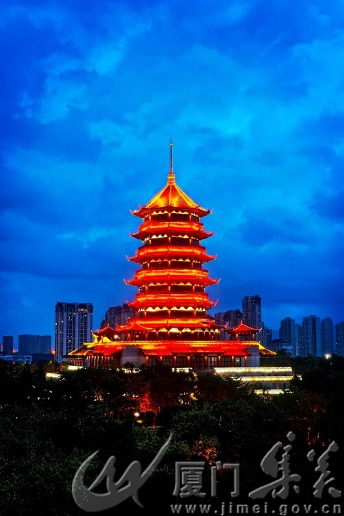 塔影鎏金 古韵风华 （王进法摄影）集美市民公园 13606034031.jpg