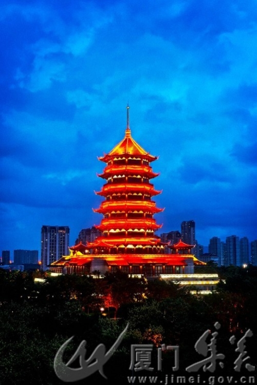 塔影鎏金 古韵风华 （王进法摄影）集美市民公园 13606034031.jpg