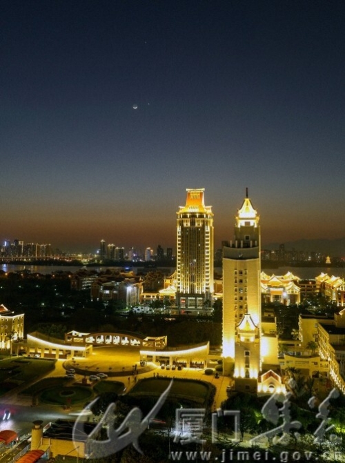 夜幕下的集美大学沈伟泉  集美大学13859968715.jpg