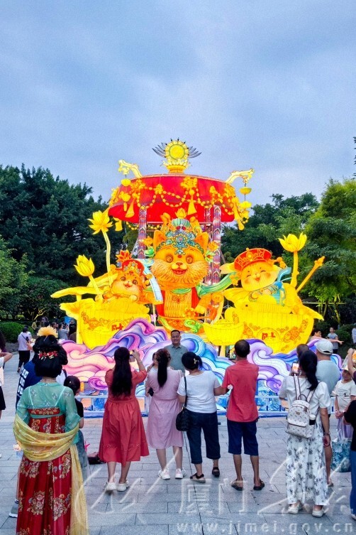 园博苑“光影秘境”夜游灯会亮灯  唐光峰摄影  园博苑18205928003.jpg