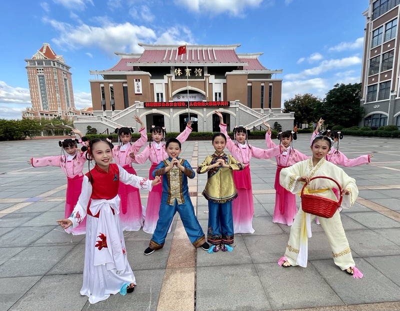 滨水学校“水芗之音”歌仔戏社团活动1.jpg