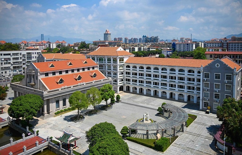 作为“厦门地区第一个共青团支部诞生地”，目前三立楼为集美小学教室。（林志杰摄影） (6 - 36).jpg